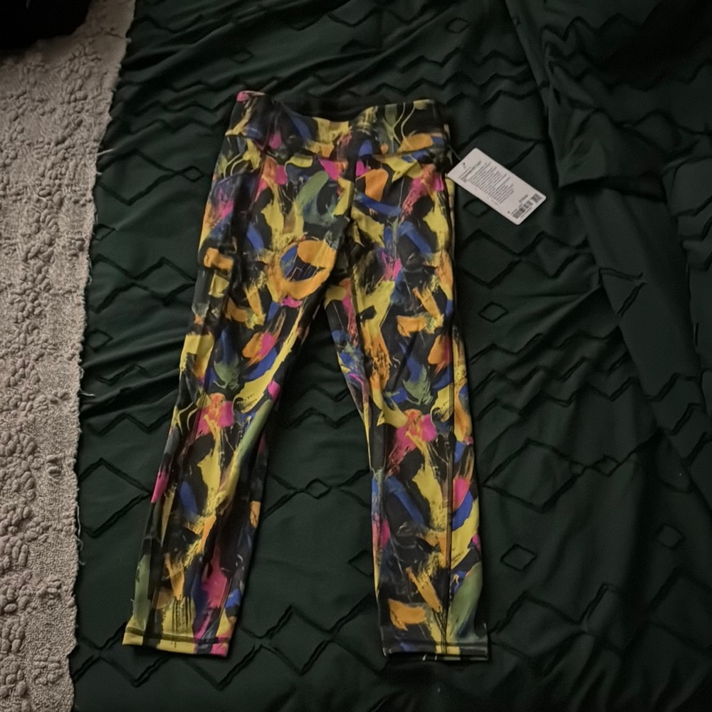 invigorate HR lululemon NWT 25” tights